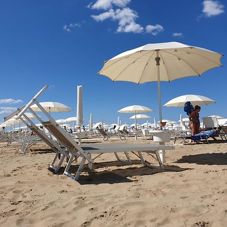 Hotel Kim Rimini Luaran gambar